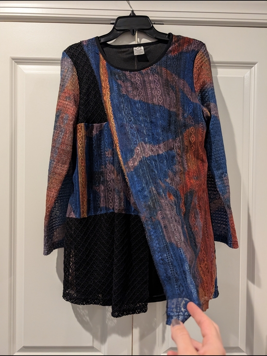 Patterned Tunic - Picture 2 of 6
